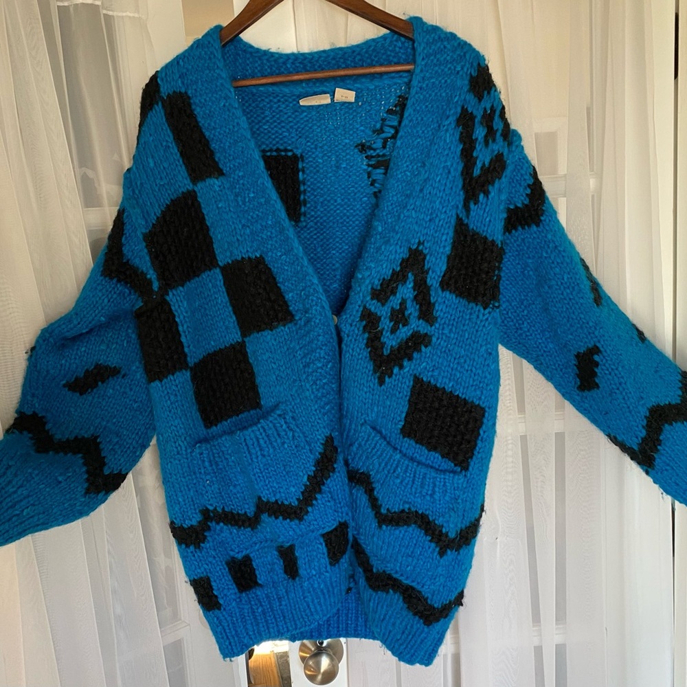 Liz Claiborne Blue and Black Patterned Women's Sweater
Size: M